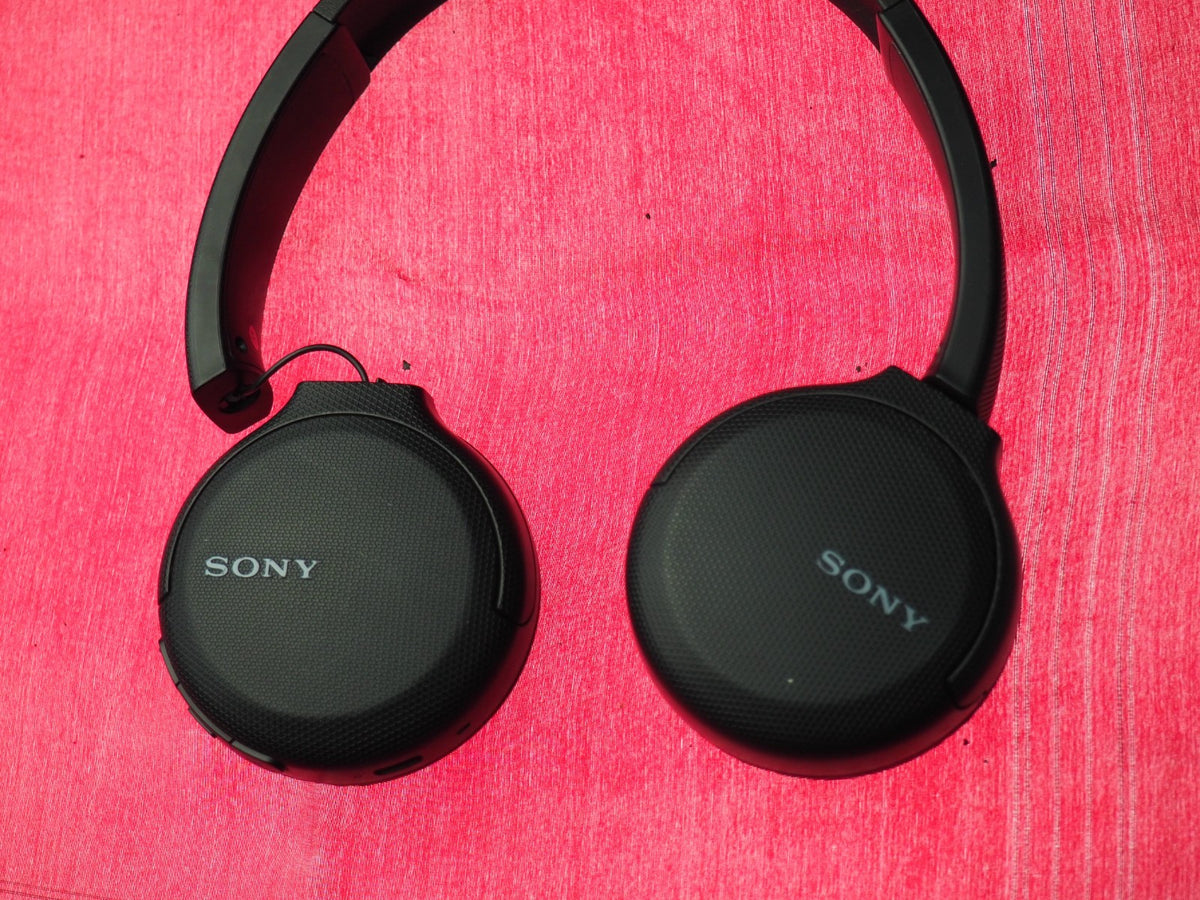 Sony CH510 Bluetooth Headphones & Fully Working But Snapped