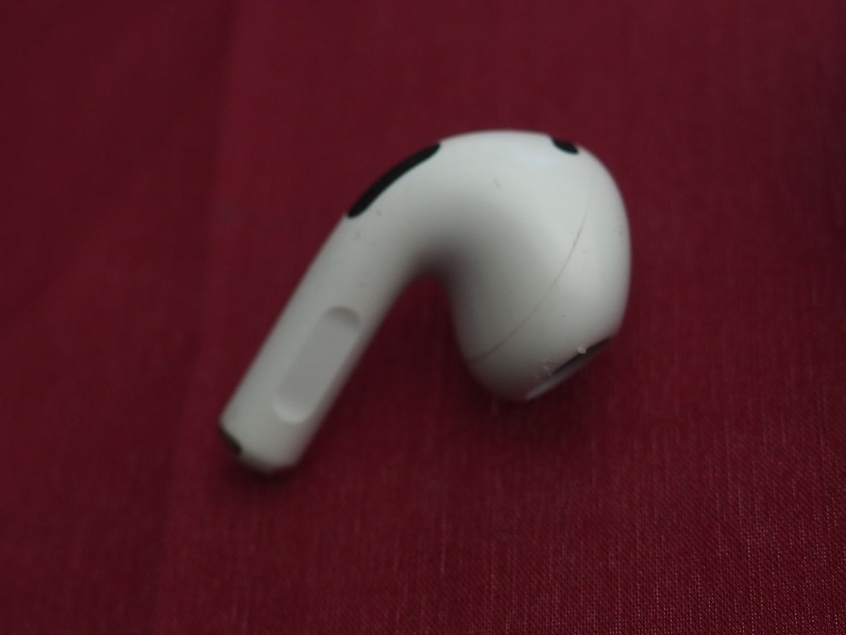 Genuine Apple Airpods 3 A2565 Right  earbud Only & Working (Mesh Damaged)