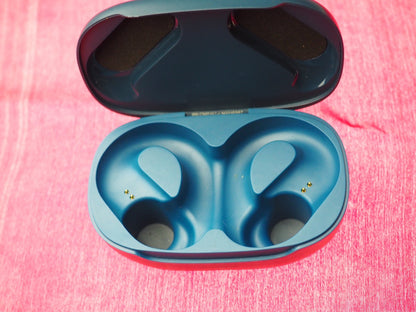 JBL Endurance Peak 3 Blue Bluetooth Earbud Case Only & Working