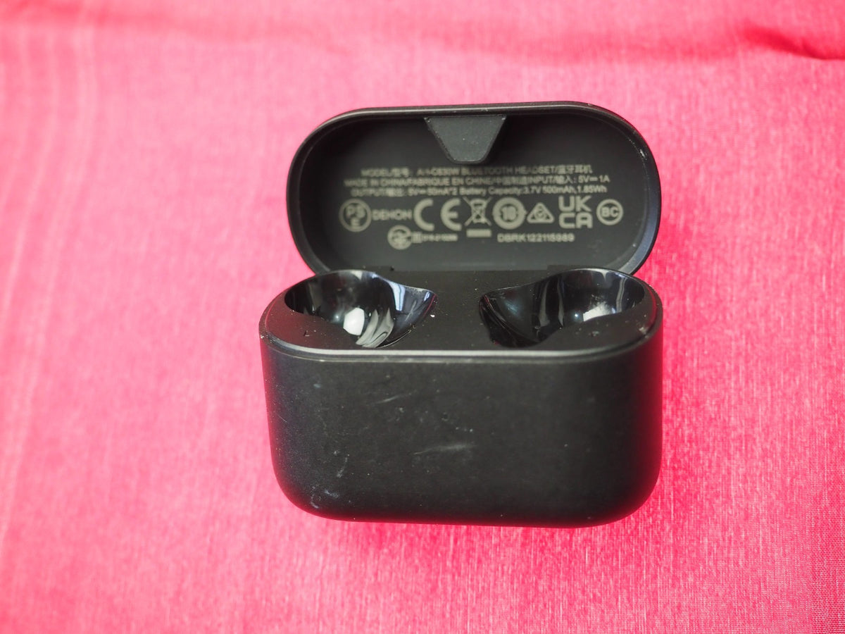 Denon AH-630 Charging Case Only & Working