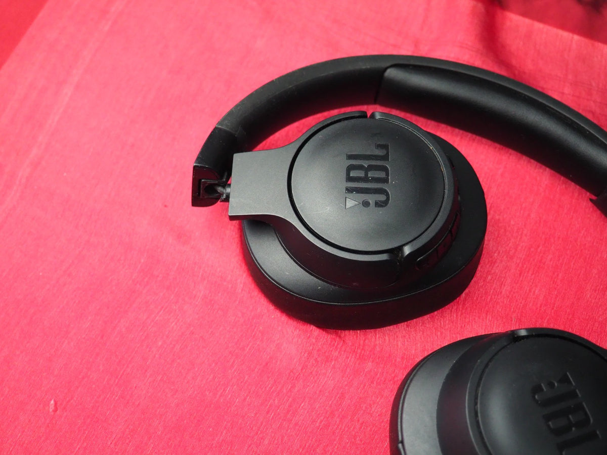 JBL Tune 720 Bluetooth Headphones