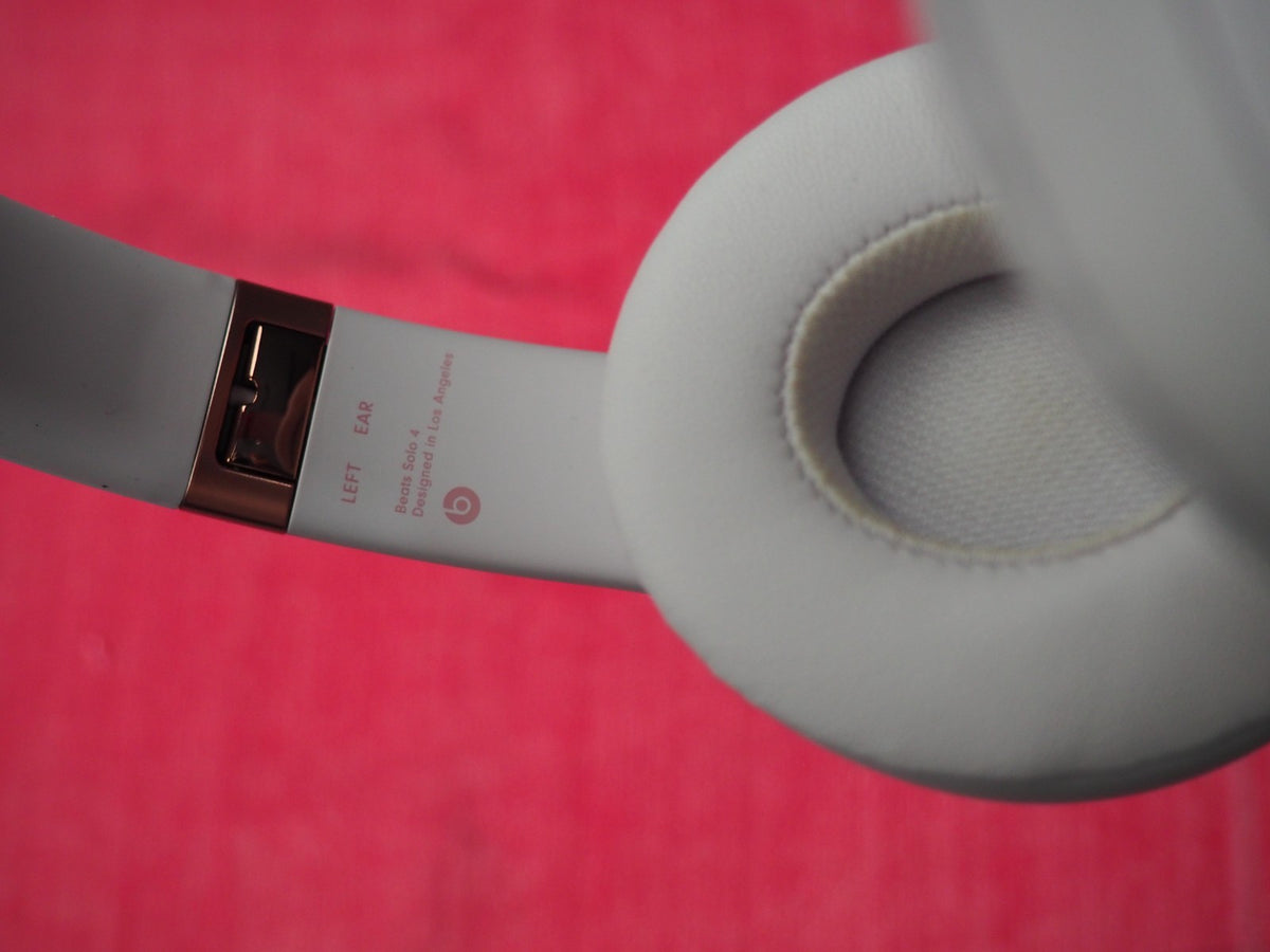 Beats Solo 4 Lilac Bluetooth Headphones & Only One Side Works Fuzzy Sound