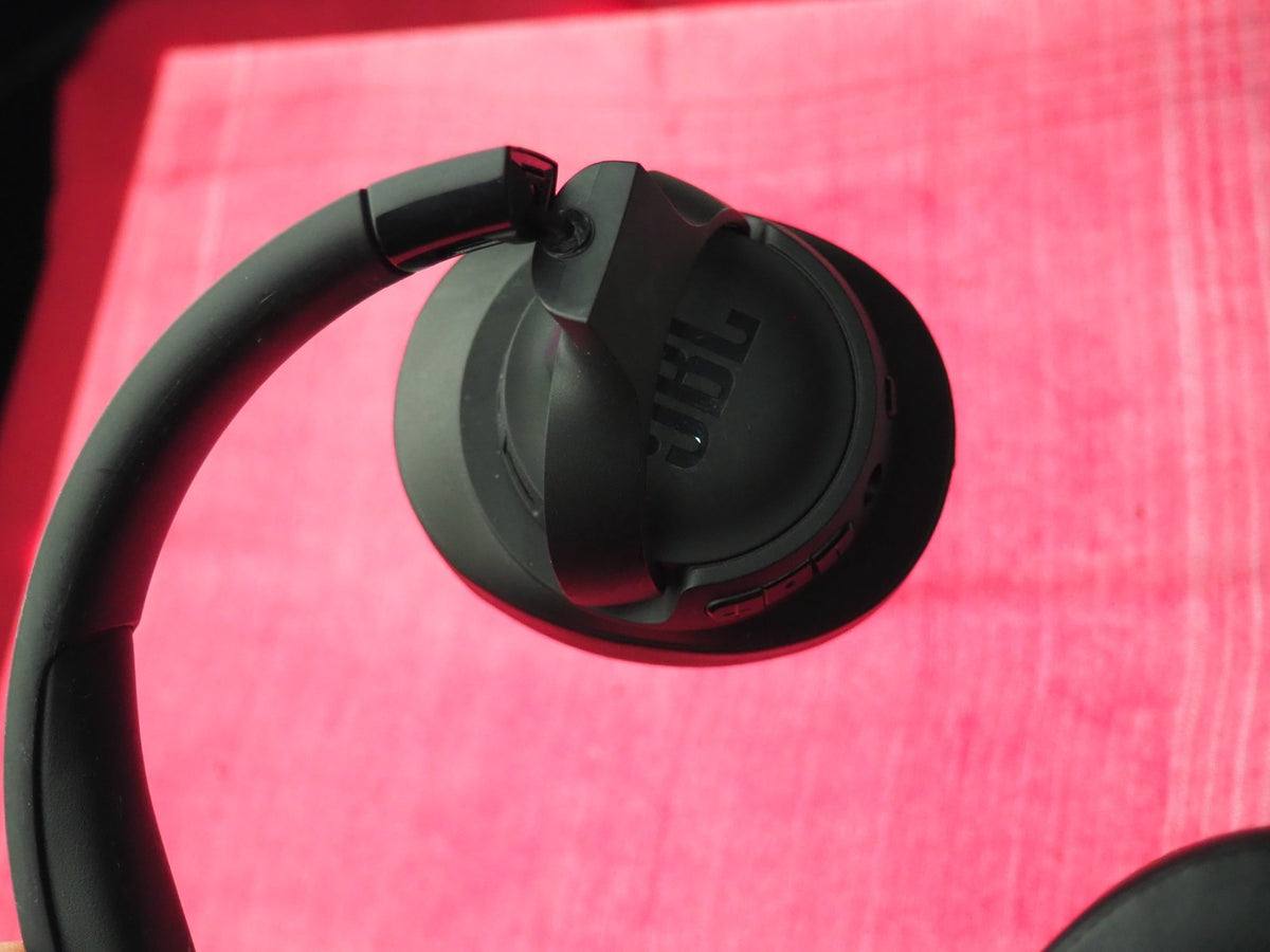 JBL Tune720 Bluetooth Headphones & Fully Working But Snapped
