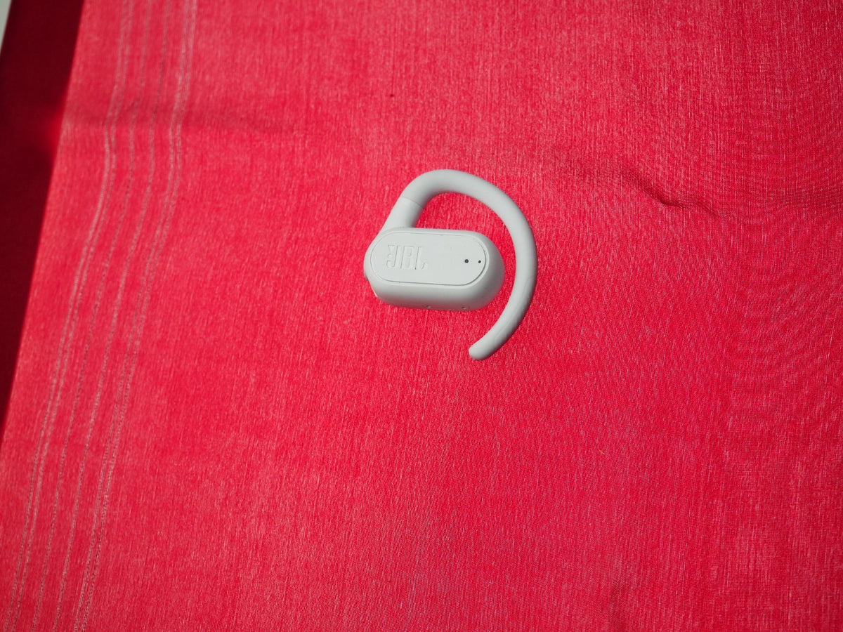 JBL Soundgear Sense Left Bluetooth Earbud Only & Working