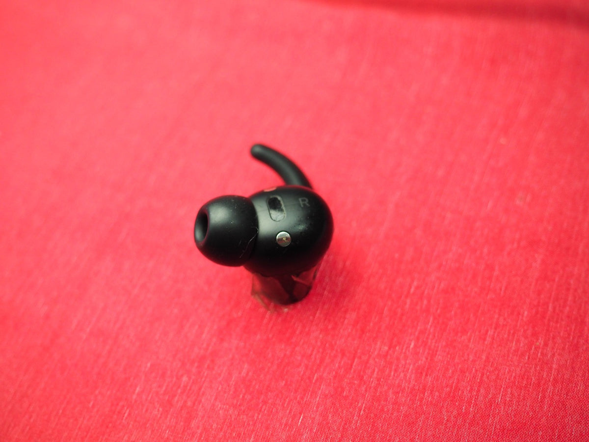Beats Fit Pro Right Earbud Only & Working But damaged