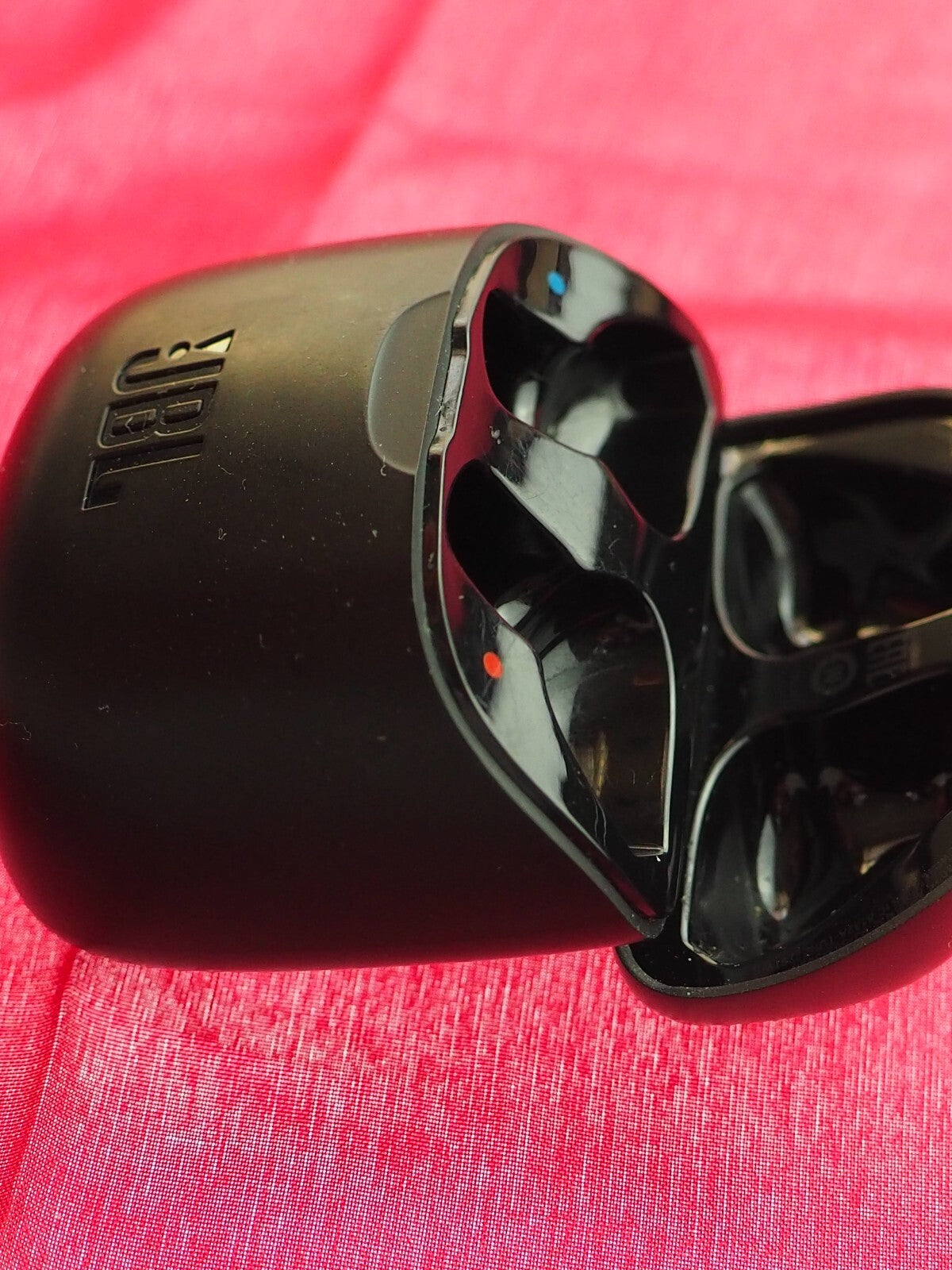JBL TUNE225 CASE ONLY & WORKING For  Bluetooth  Earbuds