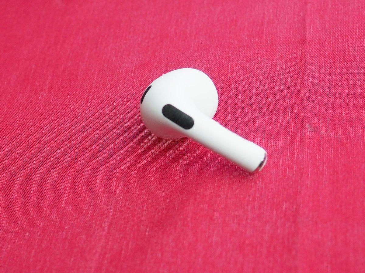 Genuine Apple Airpods 3 A2565 Right  earbud Only & Working (Mesh Damaged)