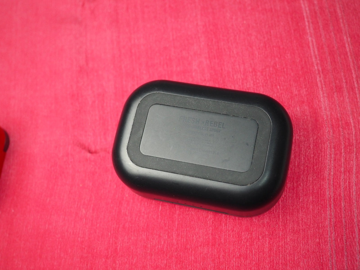 FreshnRebel Charging Case Only & Working