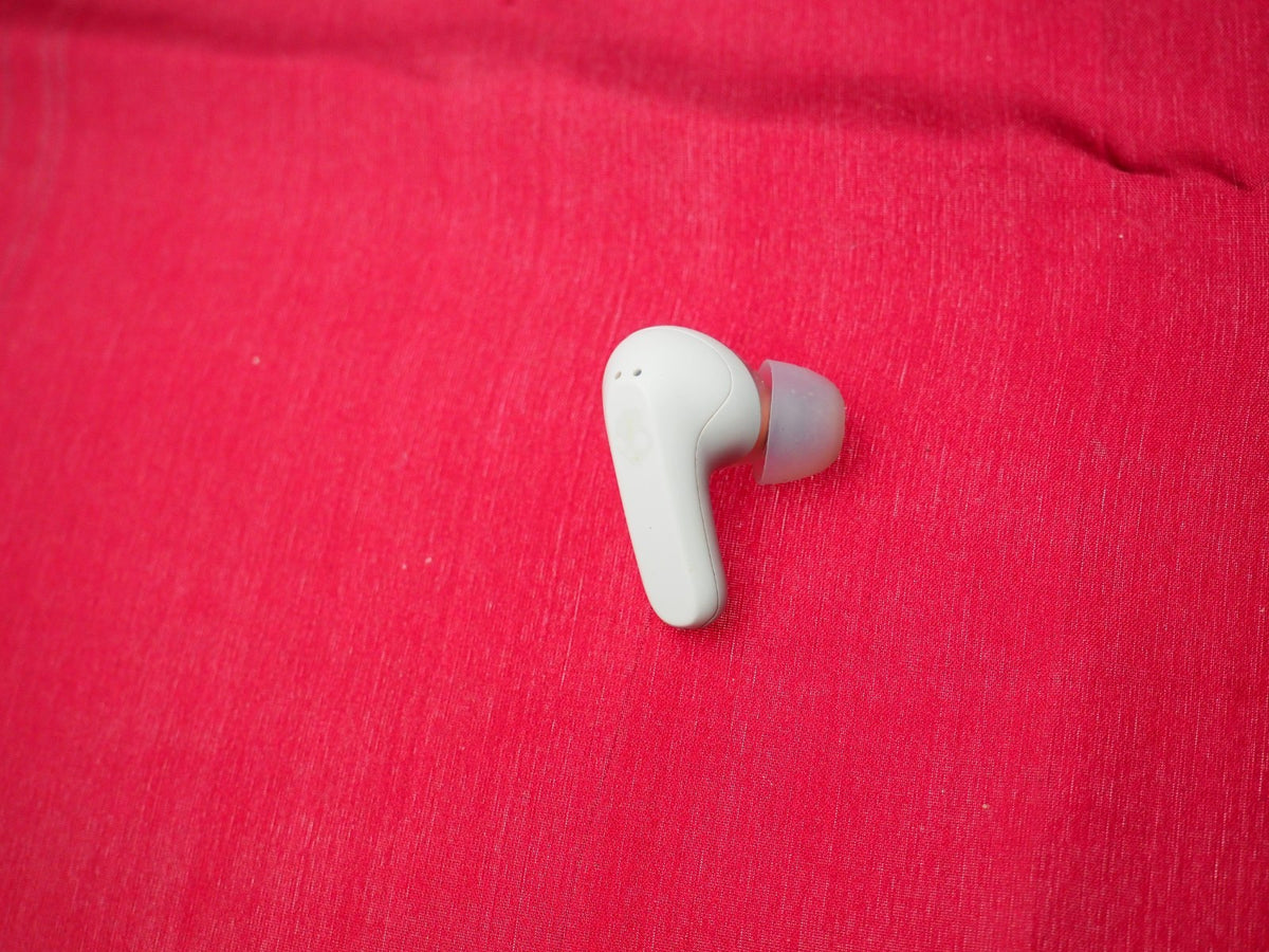 Skullcandy Rail Right Bluetooth Earbud Only & Working