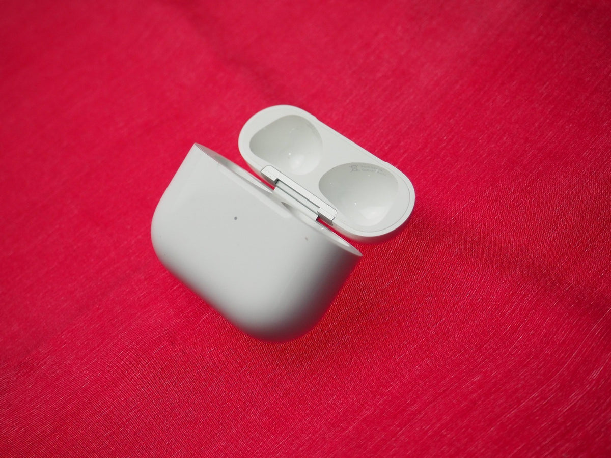 Genuine Apple AirPods 3 A2566 Case Only & Working (Old Model)
