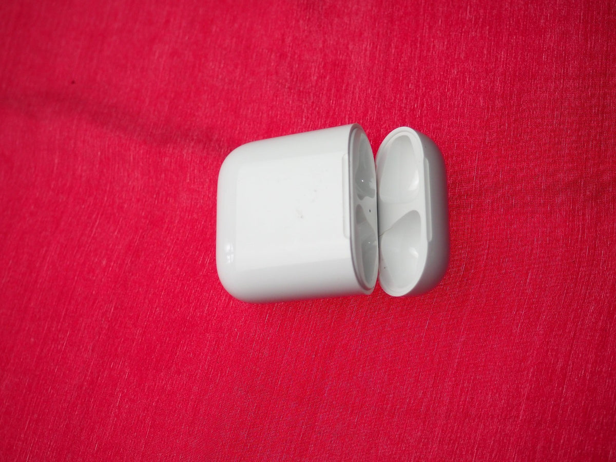 Apple Airpods Lightning Case Only & Working (A1602)