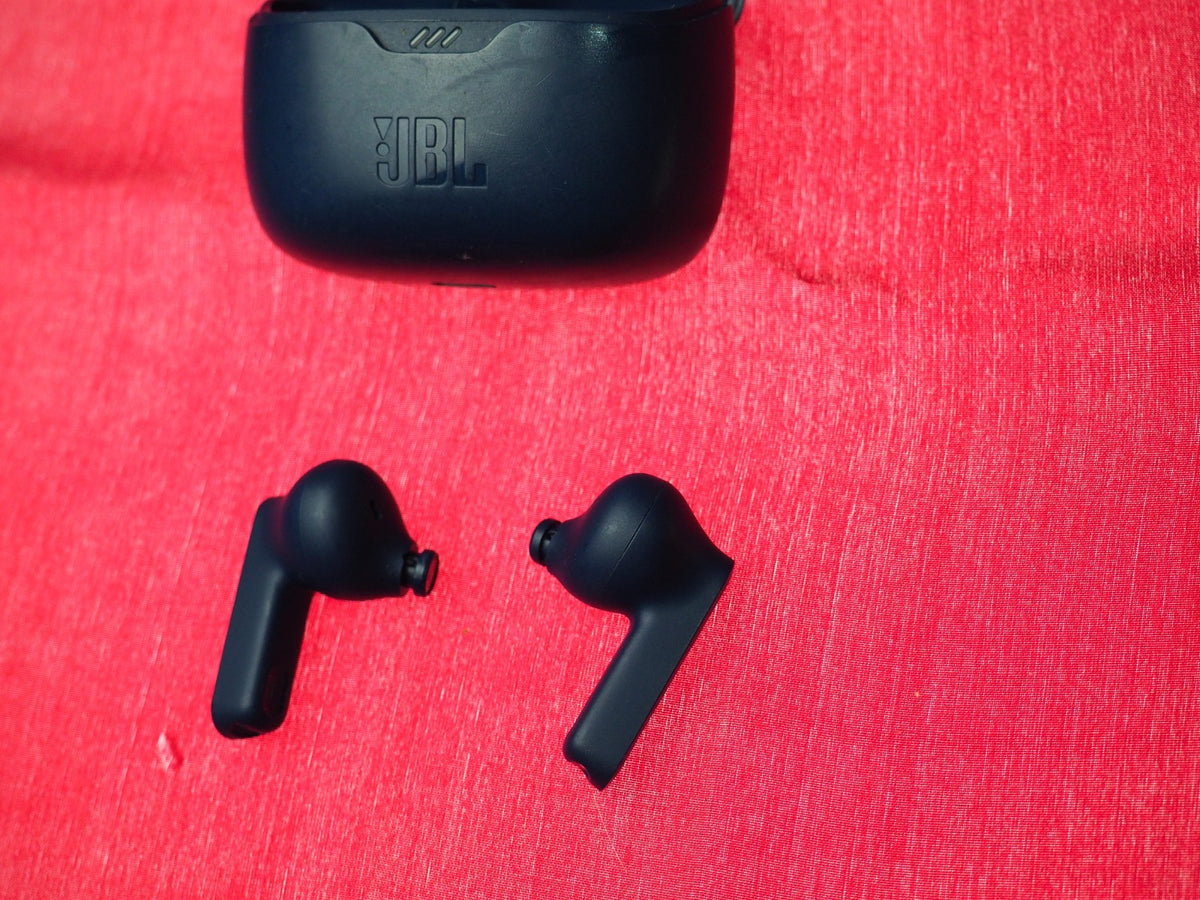 JBL Tune Beam Bluetooth Earbuds Only & Working