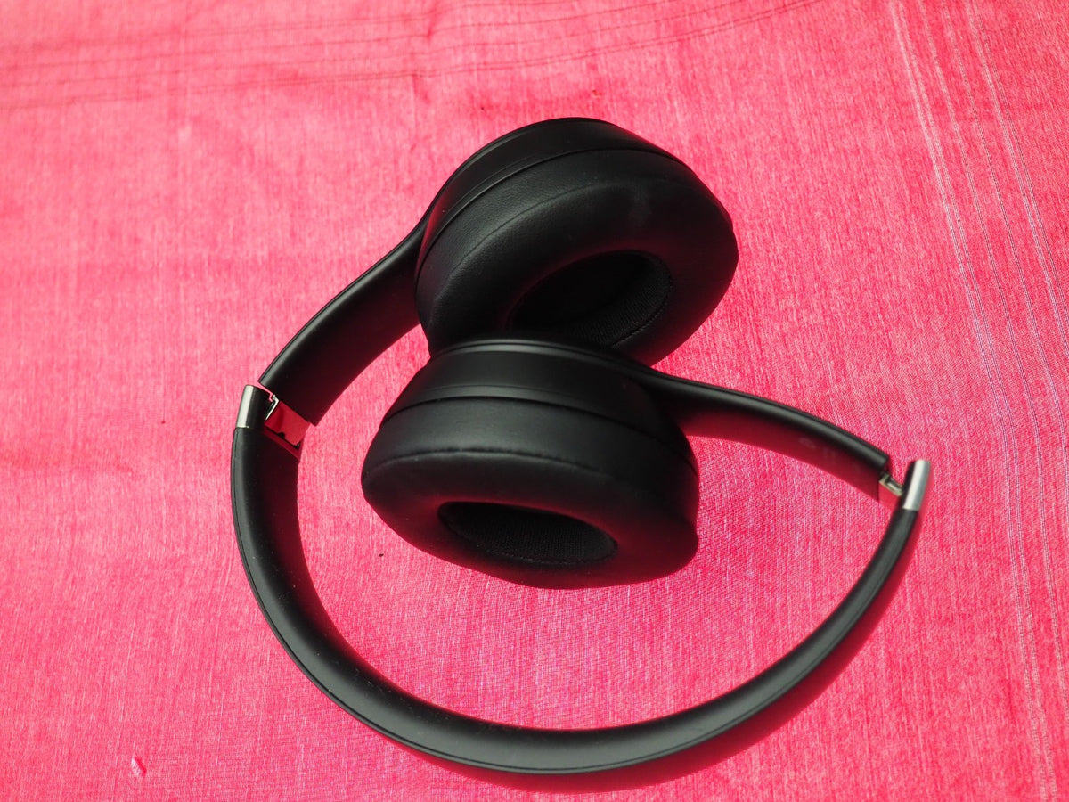 Beats Solo 4 Black Bluetooth Headphones & Working