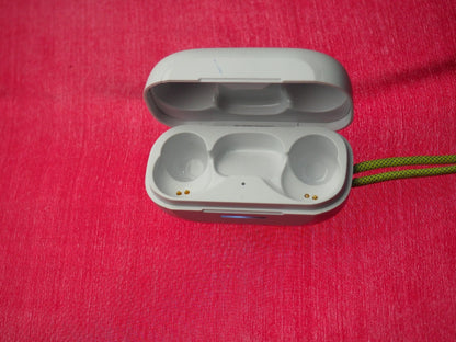 JBL Reflect Aero Bluetooth Earbud Case Only & Working