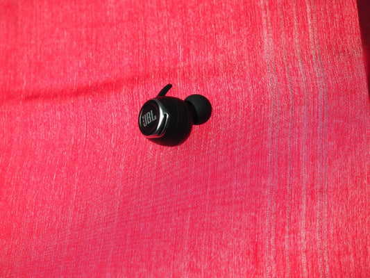 JBL Reflect Flow Pro Right Bluetooth Earbud Only & Working