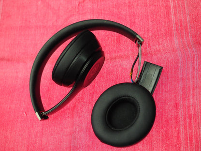 Beats Solo 4 Bluetooth Headphones & Working But Damaged