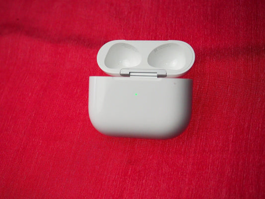 Genuine Apple AirPods 3 A2566 Case Only & Working (Old Model)