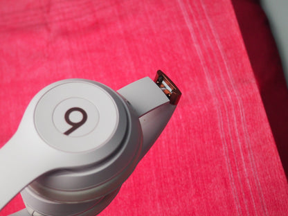 Beats Solo 4 Lilac Bluetooth Headphones & NOT Working