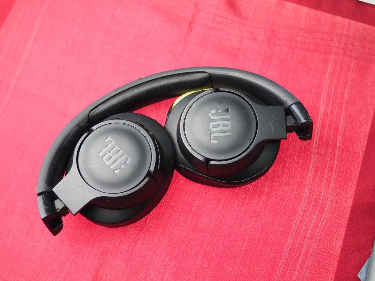 JBL Tune 770 Bluetooth Headphones Needs new Earpads