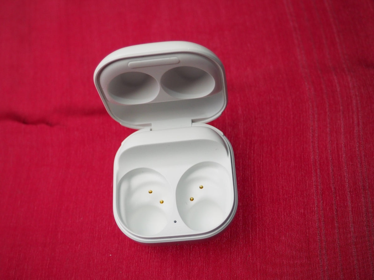 Samsung Galaxy Buds FE SM-R400  Charging Case Only & Working