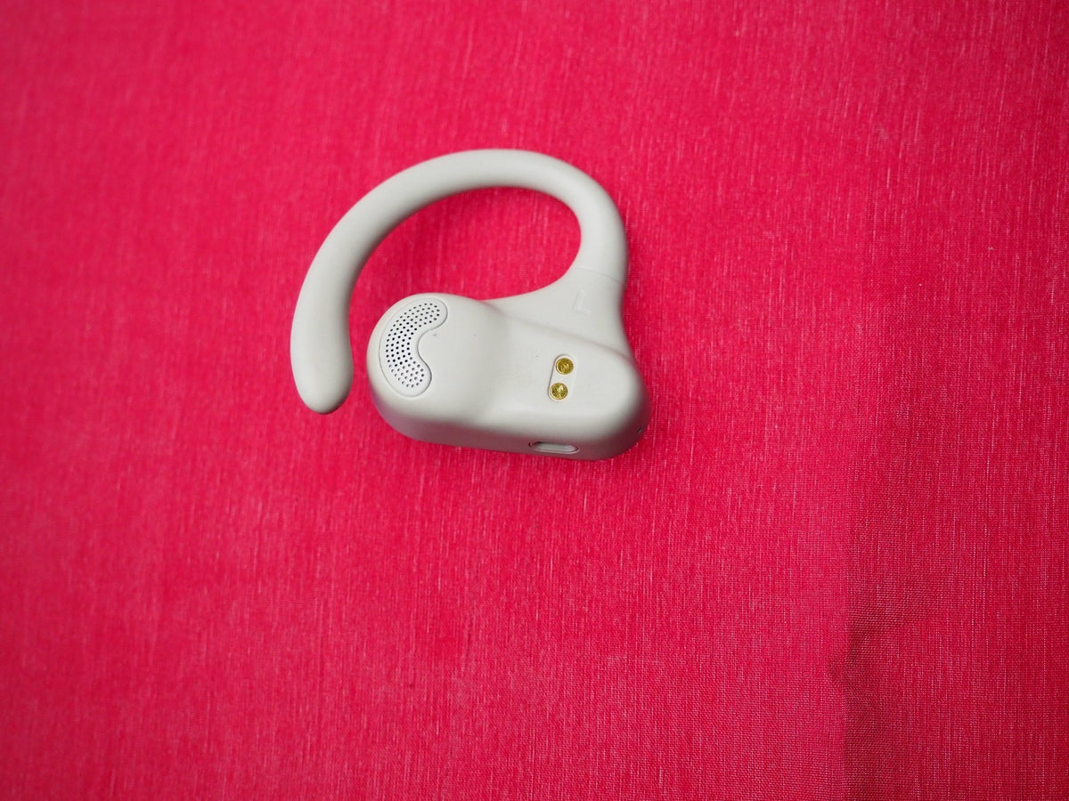 Belkin Soundform Clearfit  Left Bluetooth Earbud Only & Working