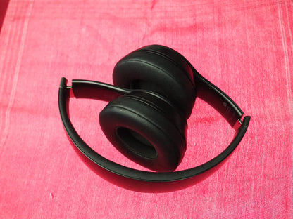 Beats Solo 4 Black Bluetooth Headphones & Only One Side Works