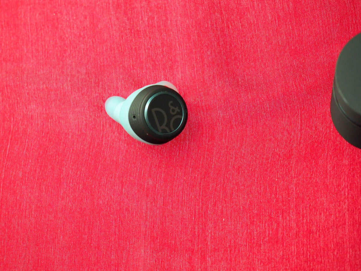 Bang & Olufsen Beoplay E8 Sport Left Bluetooth Earbud Only & NOT Working