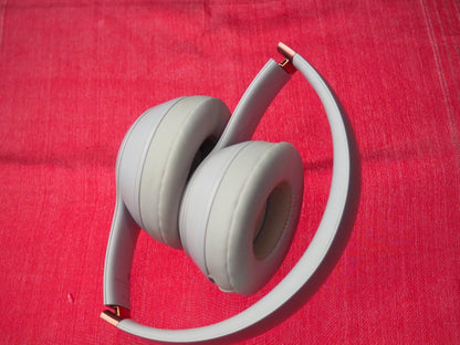 Beats Solo 4 Lilac Bluetooth Headphones & NOT Working
