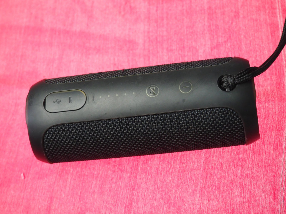 JBL Flip 3 Bluetooth Wireless Speaker & Working