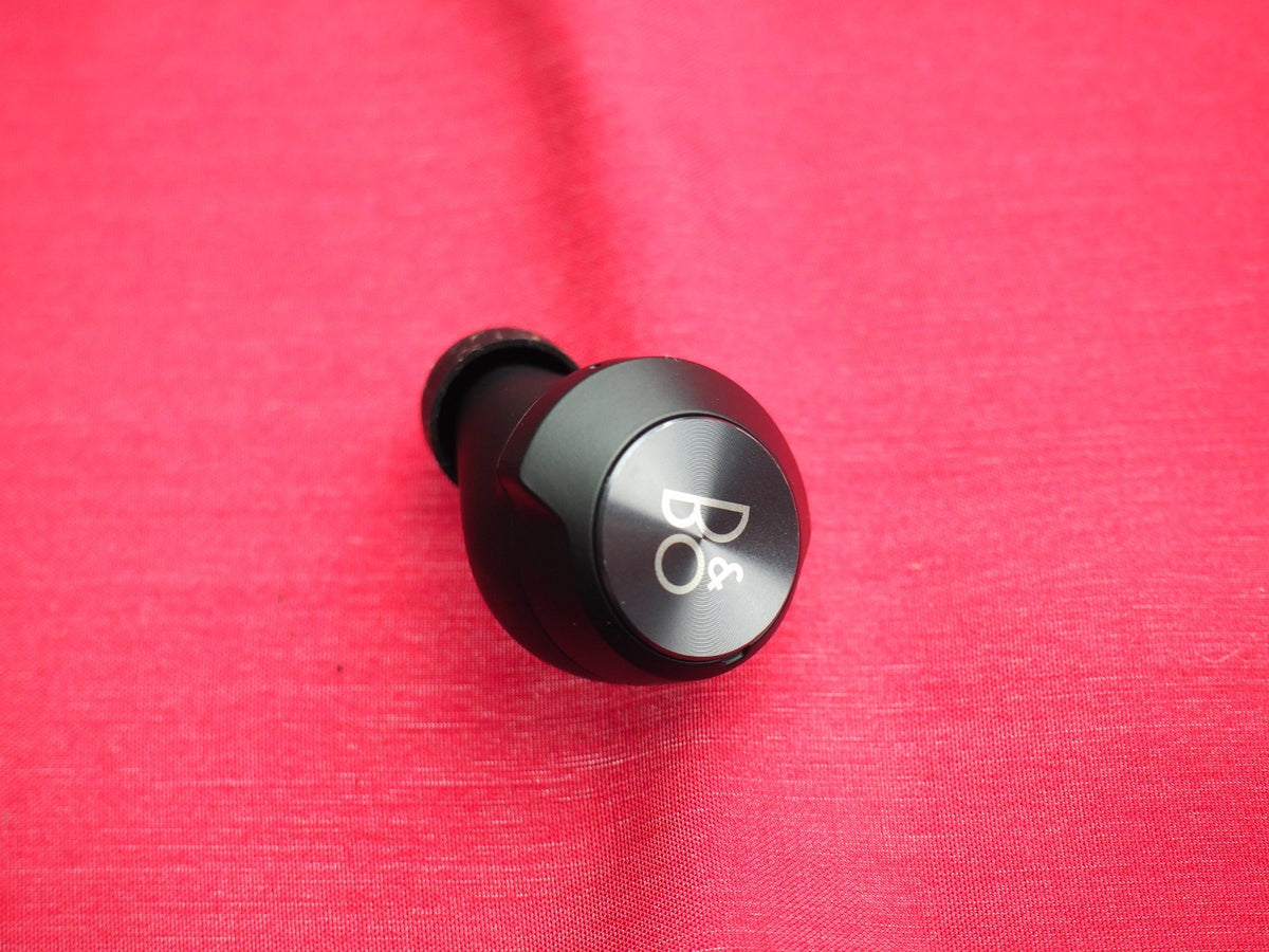 Bang & Olufsen Beoplay EQ Right Bluetooth earbud Only & Working