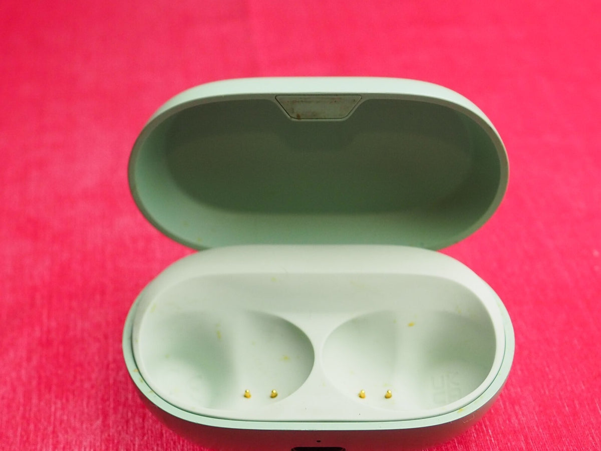Jabra Elite 7 Pro Earbuds Case Only & Working