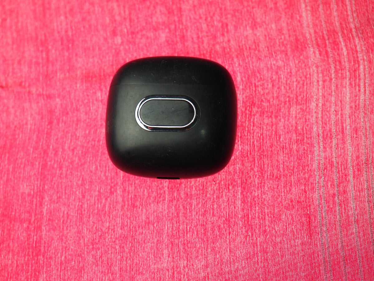J52 Bluetooth Earbud Case Only & Working