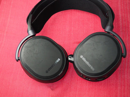 Steelseries Arctis Pro Bluetooth Headset (no charger)