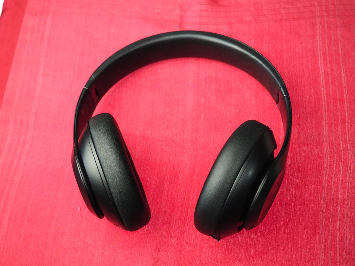 Beats Studio Pro Bluetooth Headphones Burnt Charging Port