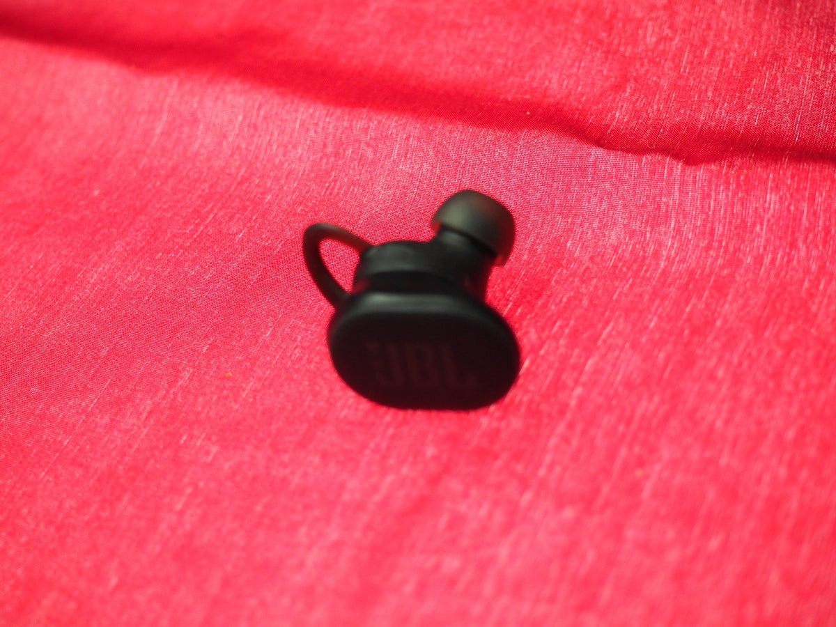 JBL Endurance Race 2 Right  Bluetooth Earbud Only & Working
