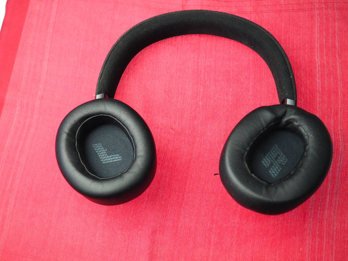 JBL Tune 720 Black Bluetooth Headphones Working But Snapped