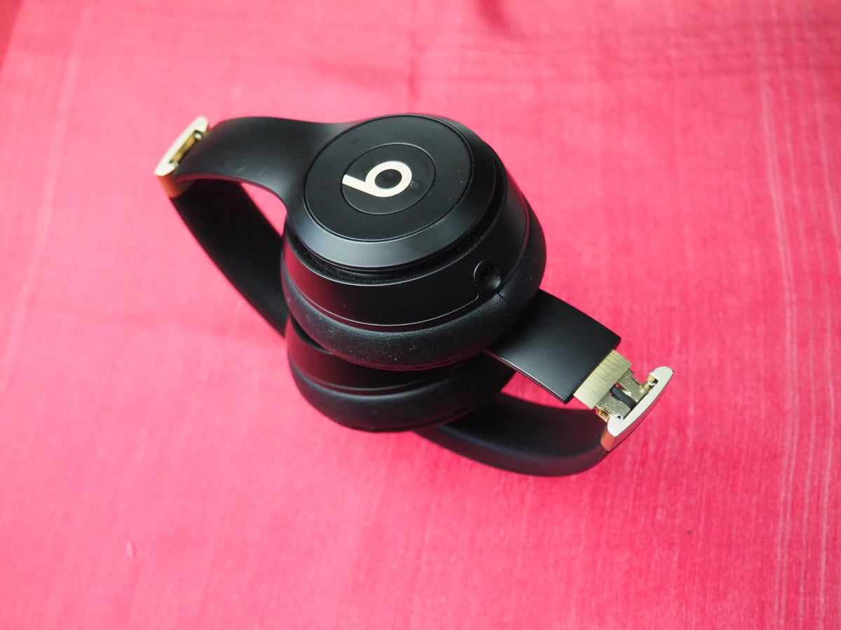 Beats Solo 4 Limited Edition Bluetooth Headphones Low Battery Issue