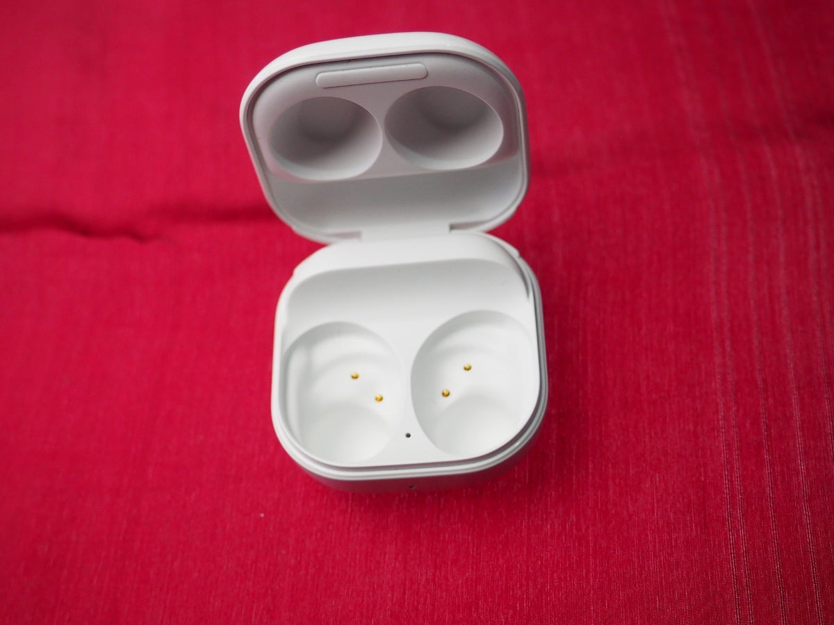 Samsung Galaxy Buds FE SM-R400  Charging Case Only & Working