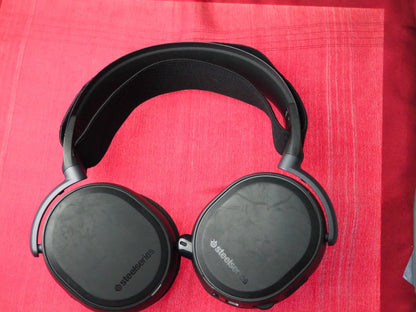 Steelseries Arctis Pro Bluetooth Headset (no charger)