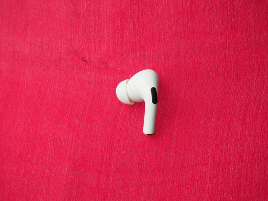 Apple Airpods Pro (A2084) Left Bluetooth EarbudOnly & Working