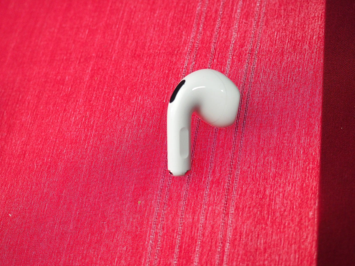 Genuine Apple Airpods 4 (A3050) Right Bud Only & Working