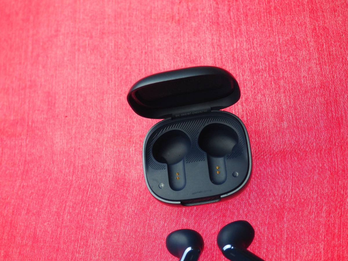 JBL Live Flex Blue Bluetooth Earbuds