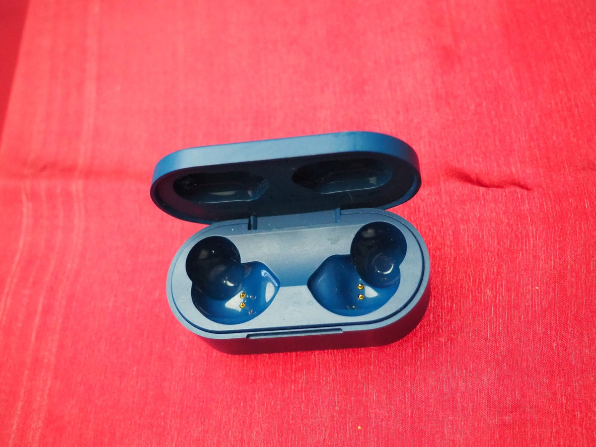 Belkin Soundform Play Charging Case Only & Working