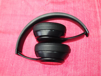 Beats Solo 3 Black Bluetooth Headphones & Only One Side Works