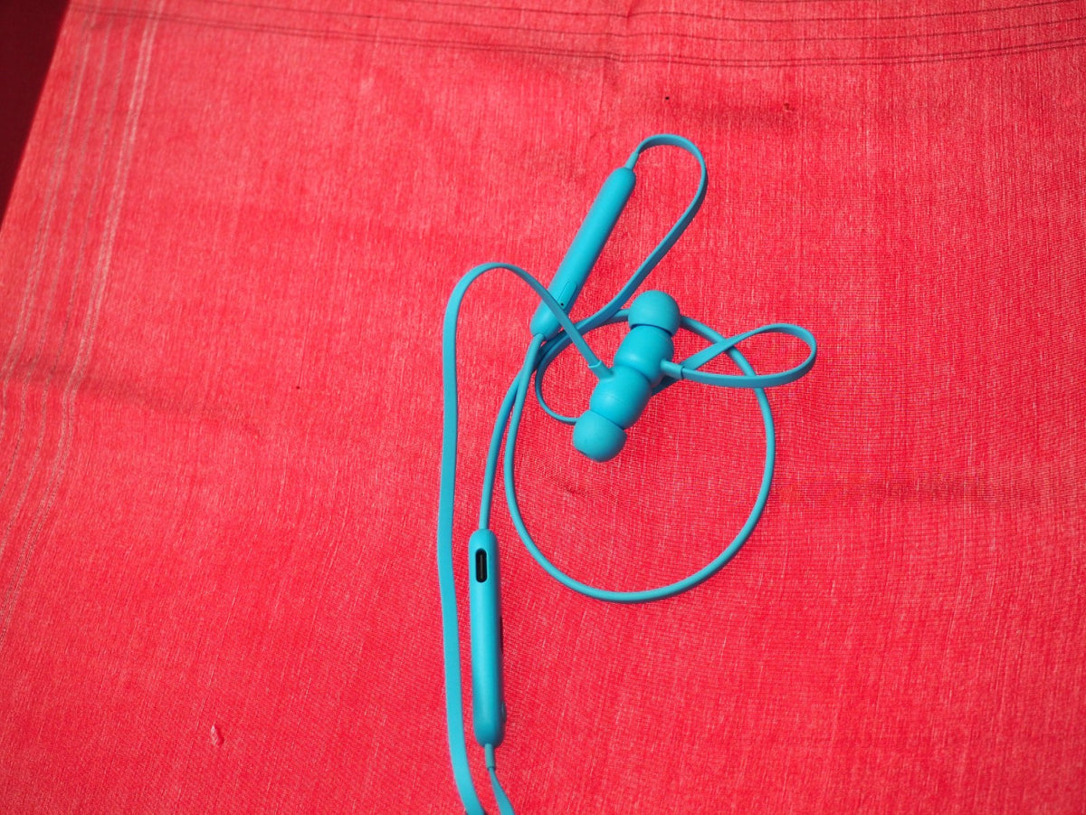 Beats Flex Bluetooth Earbuds Only & Working