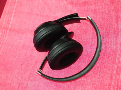 Beats Solo 4 Bluetooth Headphones & Only One Side Works + Damage