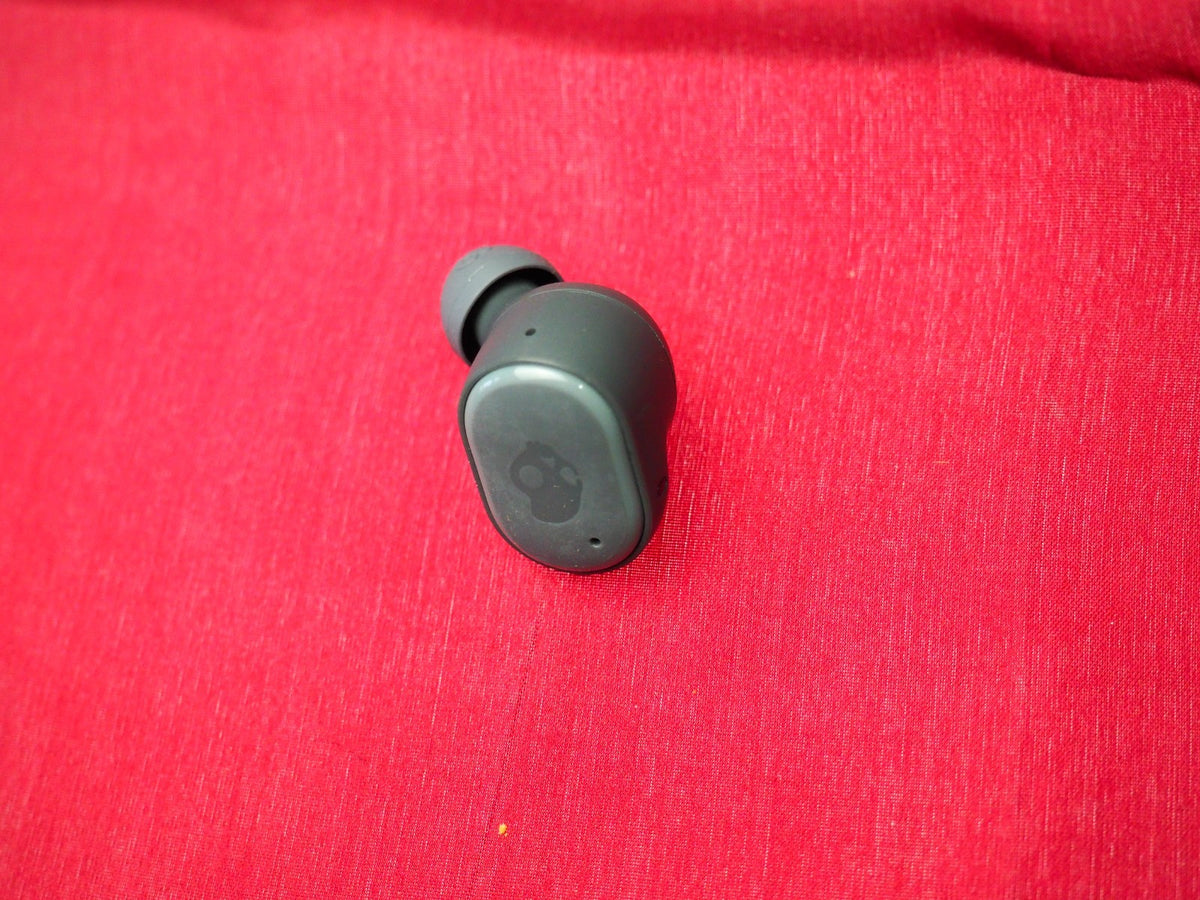 Skullcandy Grind Right Bluetooth Earbud Only & Working qq
