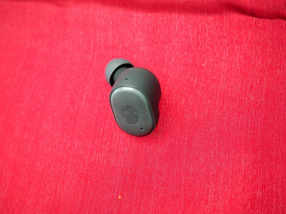 Skullcandy Grind Right Bluetooth Earbud Only & Working qq