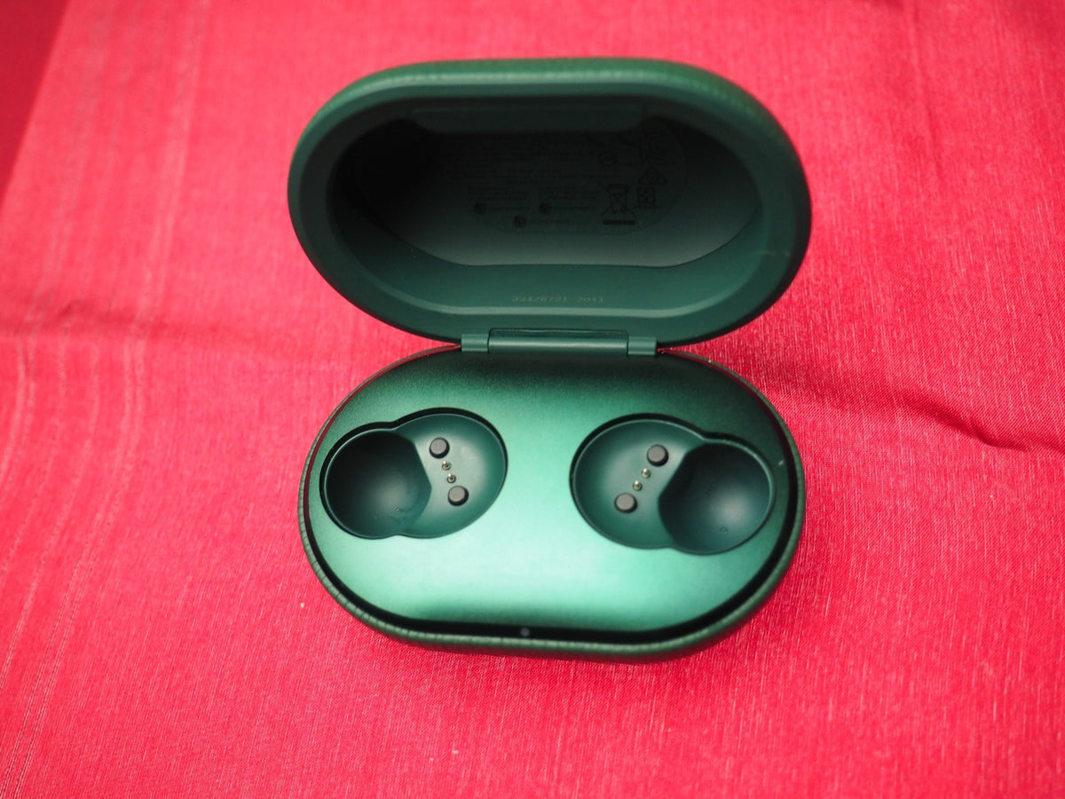 Bang & Olufsen Beoplay E8 3RD GEN Charging Case Only & Working