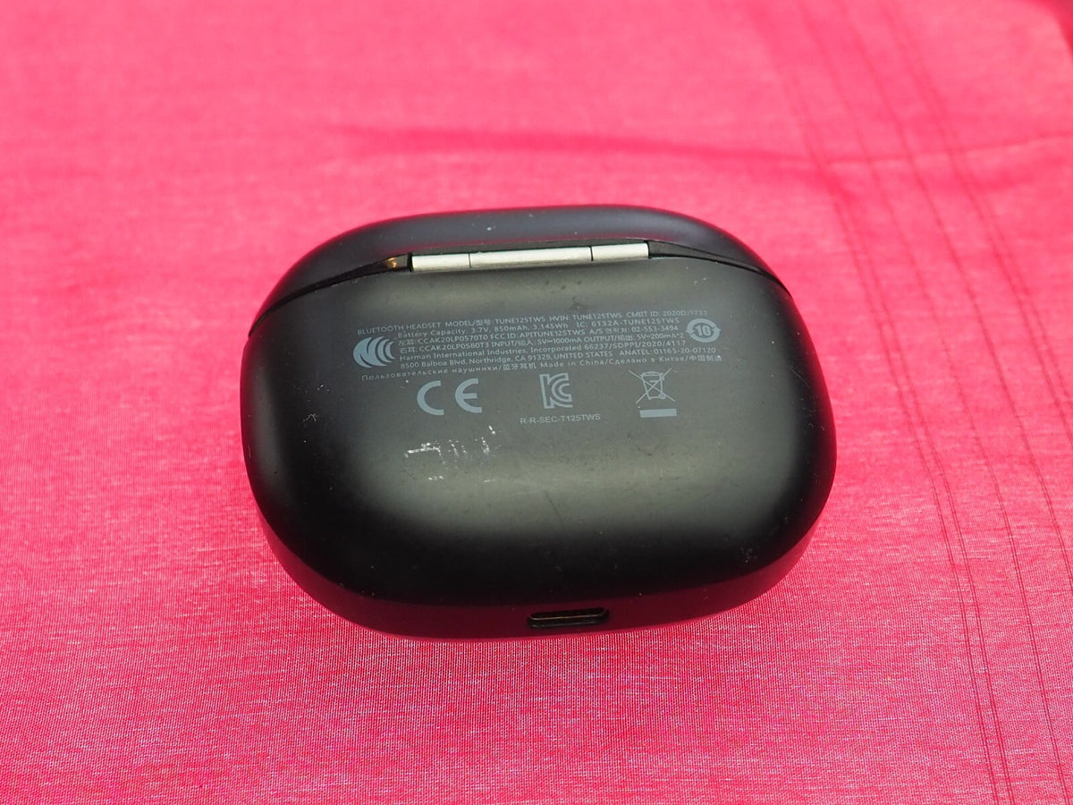 JBL Tune 125 Earbud Case  Only & Working